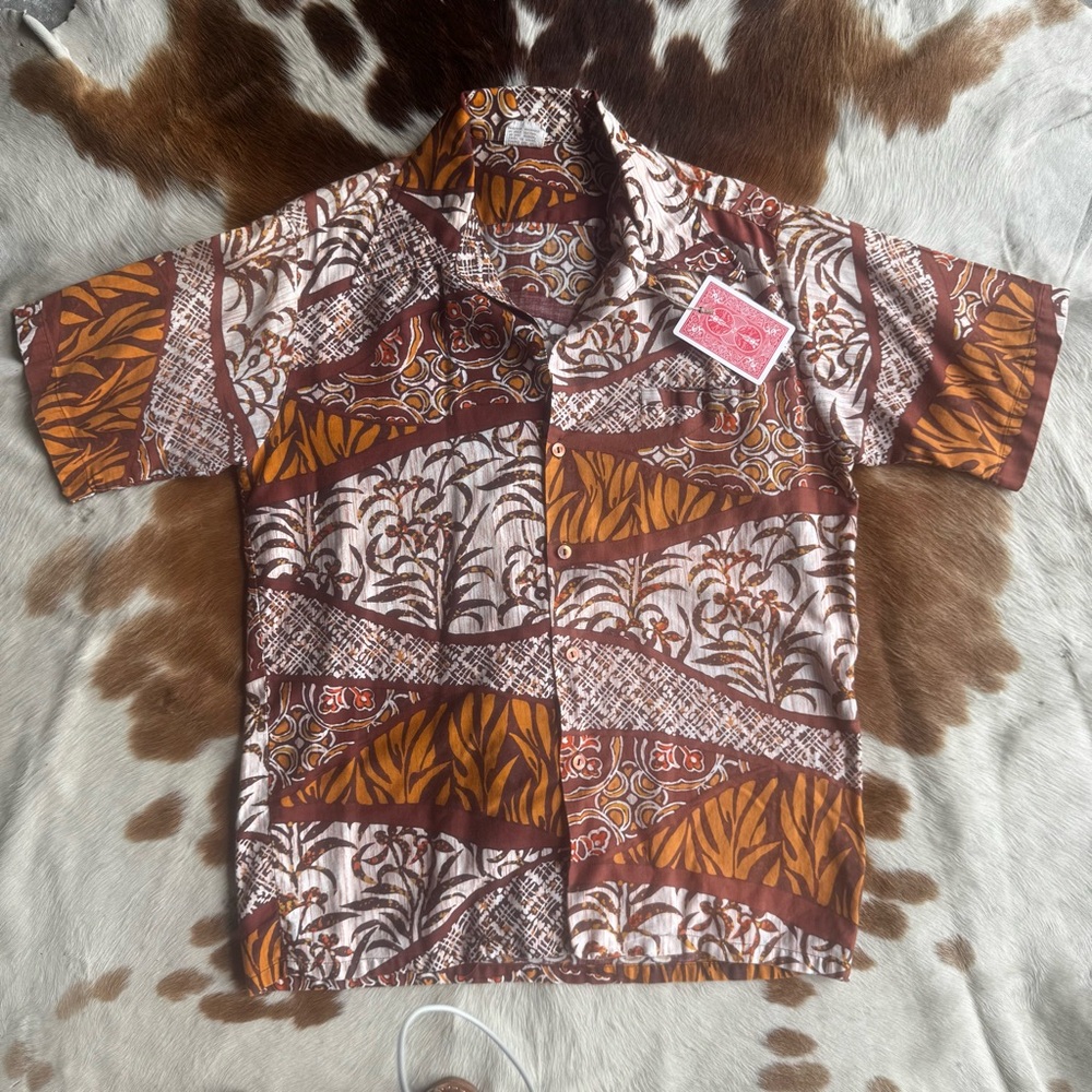 Vintage Barefoot In Paradise Men’s M -  Hawaiian Print Short Sleeve Button Down.